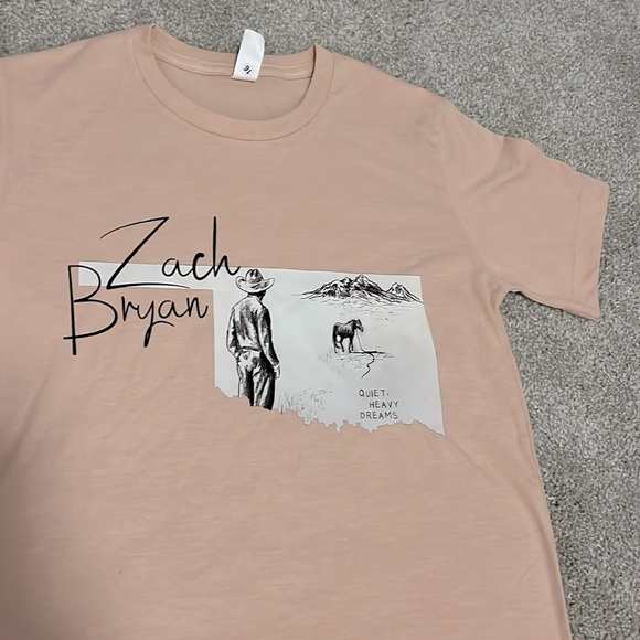 Brand New Dusty Rose Zach Bryan T-Shirt - Picture 2 of 2